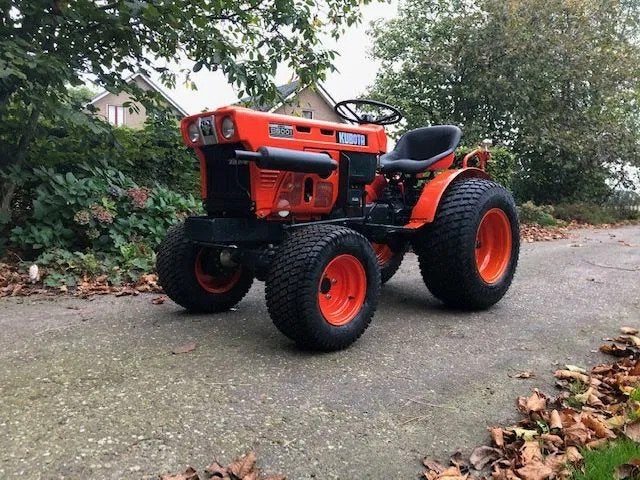 Kubota gazonbanden set b6001-b7001 NIEUW, Zakelijke goederen, Machines en Bouw | Heftrucks en Intern transport, Overige aandrijving