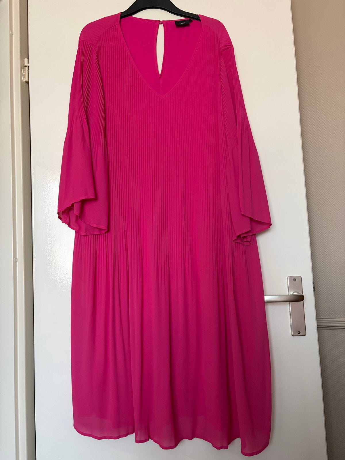 Zizzi Roze Geplooide Jurk Maat M, Maat 46/48 (XL) of groter, Ophalen of Verzenden, Zo goed als nieuw, Knielengte