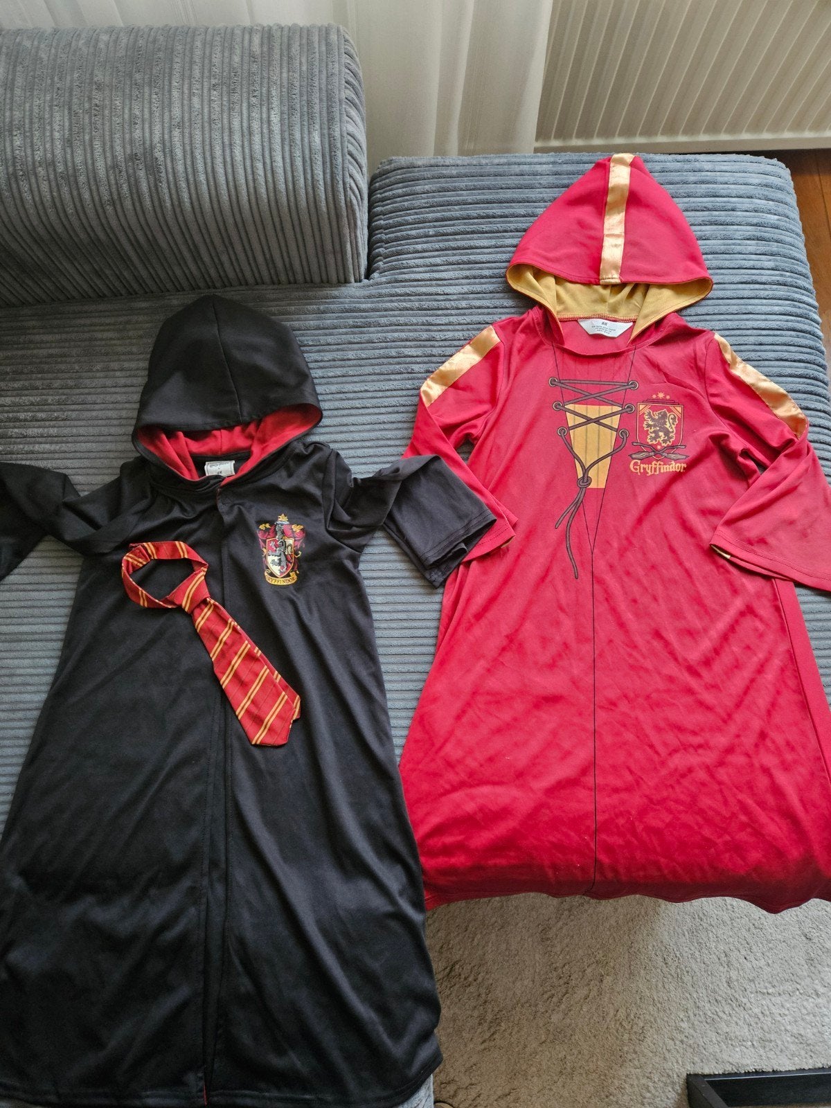 Harry Potter verkleedkleren Griffoendor (cape & zwerkbal), Ophalen of Verzenden, Gebruikt, 110 t/m 116, Jongen of Meisje