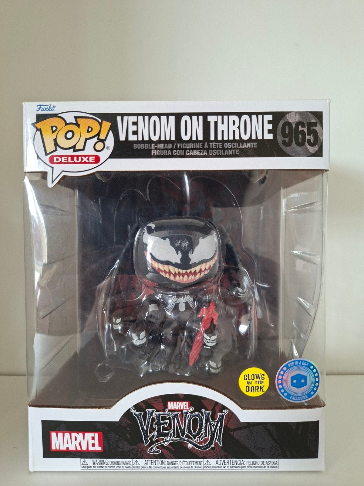 venom on throne 965 glow in the dark, Ophalen, Zo goed als nieuw