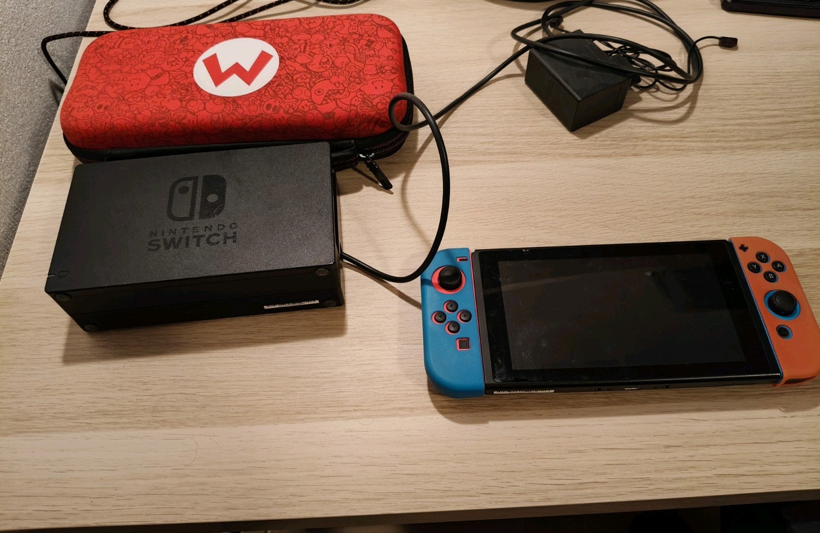 Nintendo Switch met Dock en Joy-Cons, Ophalen, Zo goed als nieuw, Met 2 controllers, Switch Original
