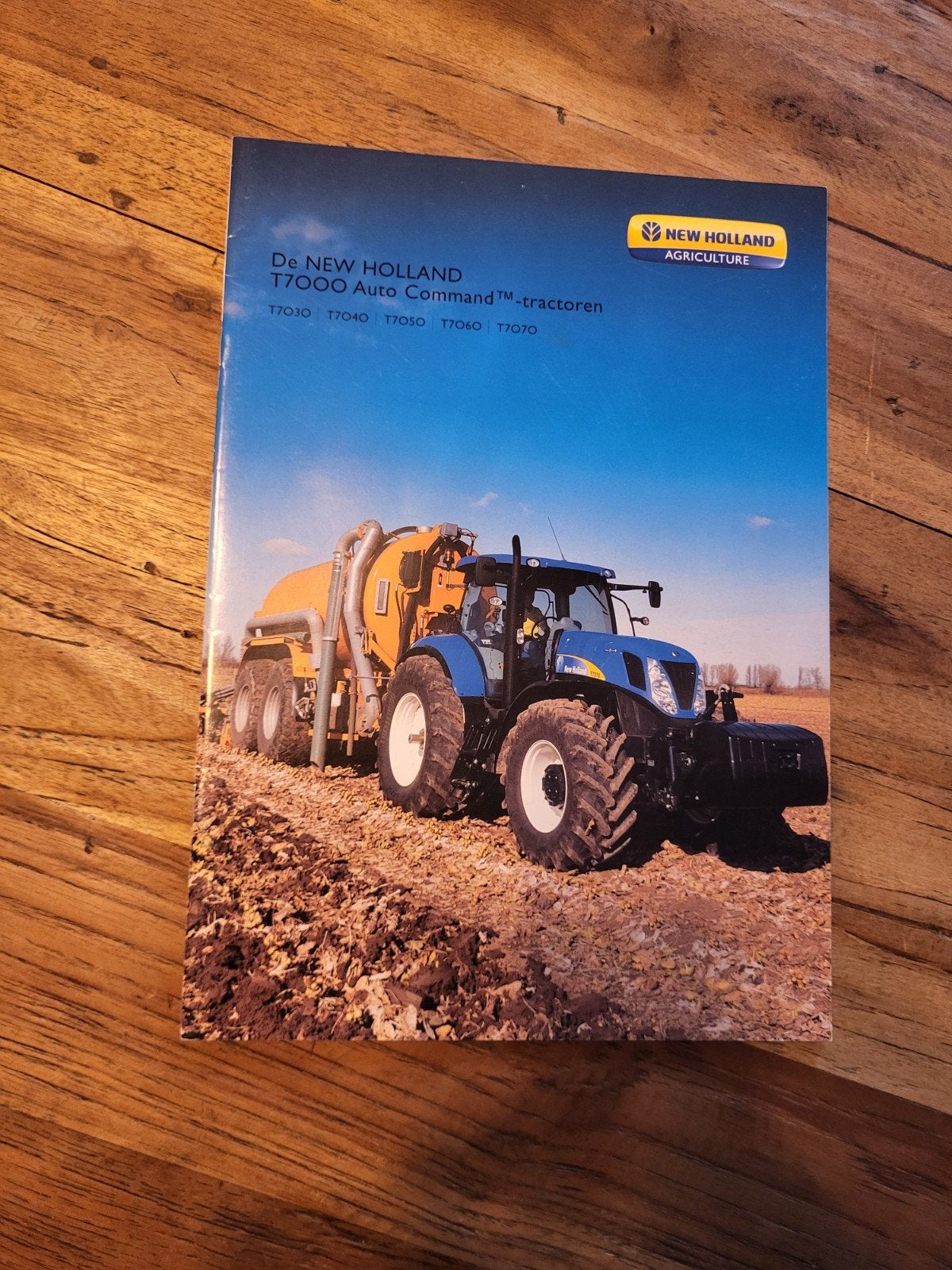 tractor folder New Holland T7000 Auto Command tractoren, Boeken, Catalogussen en Folders, Ophalen of Verzenden