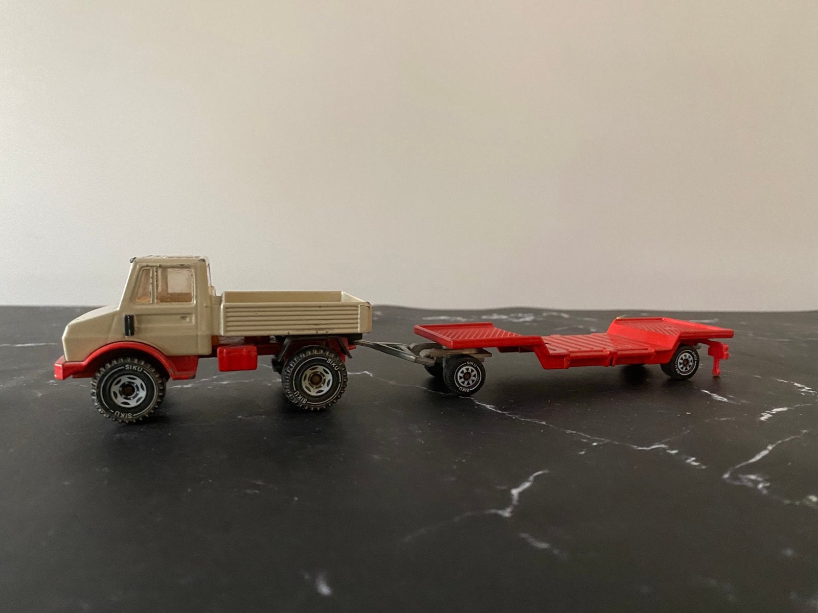 Siku Mercedes Unimog met aanhanger, Ophalen of Verzenden, Gebruikt, Bus of Vrachtwagen, SIKU