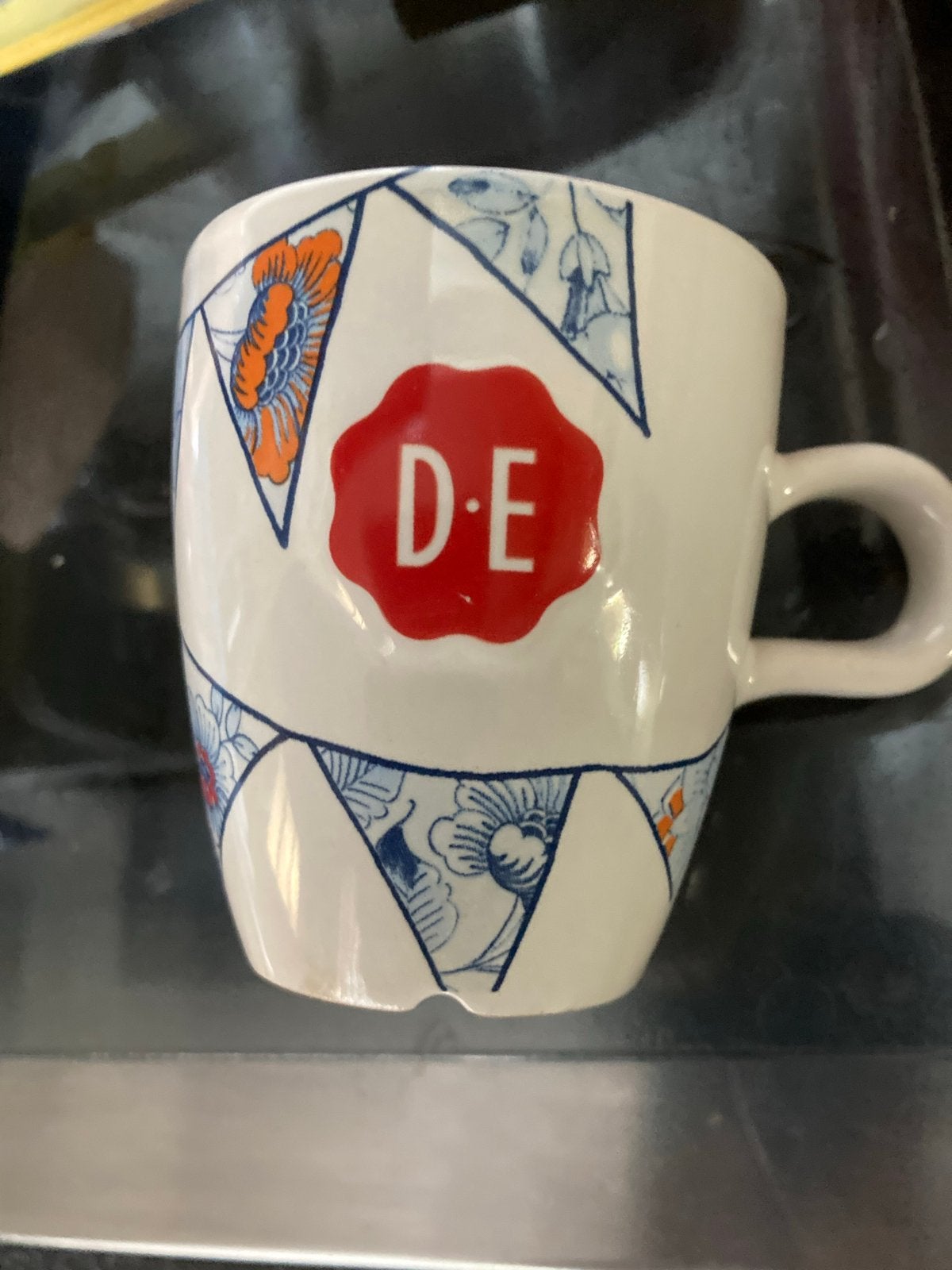 C1000 Burendag Mok - Douwe Egberts, Huis en Inrichting, Keuken | Servies, Gebruikt, Overige merken, Keramiek, Delftsblauw