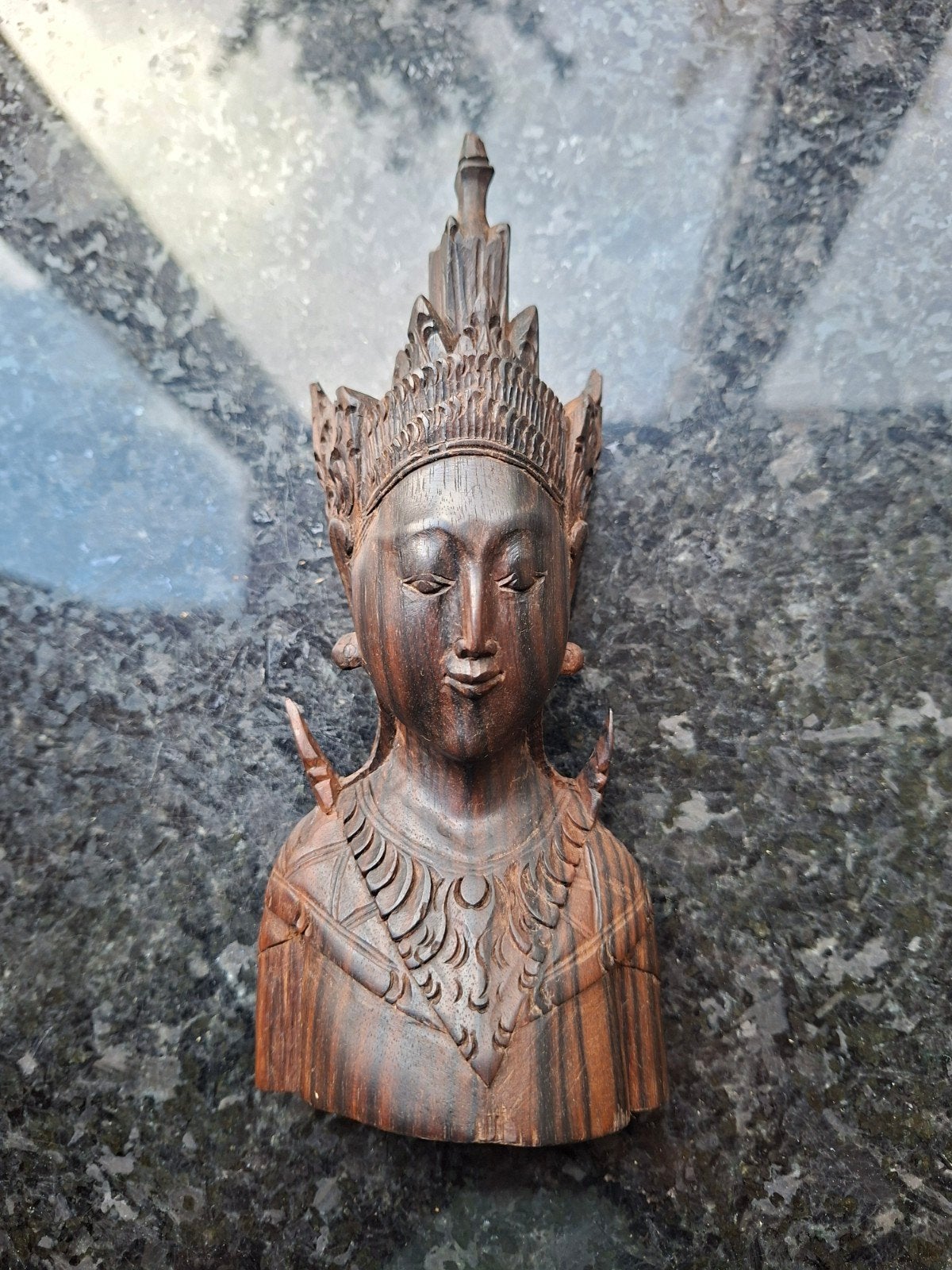 Houten Boeddha Buste - Handgesneden Aziatische Kunst, Minder dan 20 cm, Buste, Ophalen of Verzenden, Handgemaakt