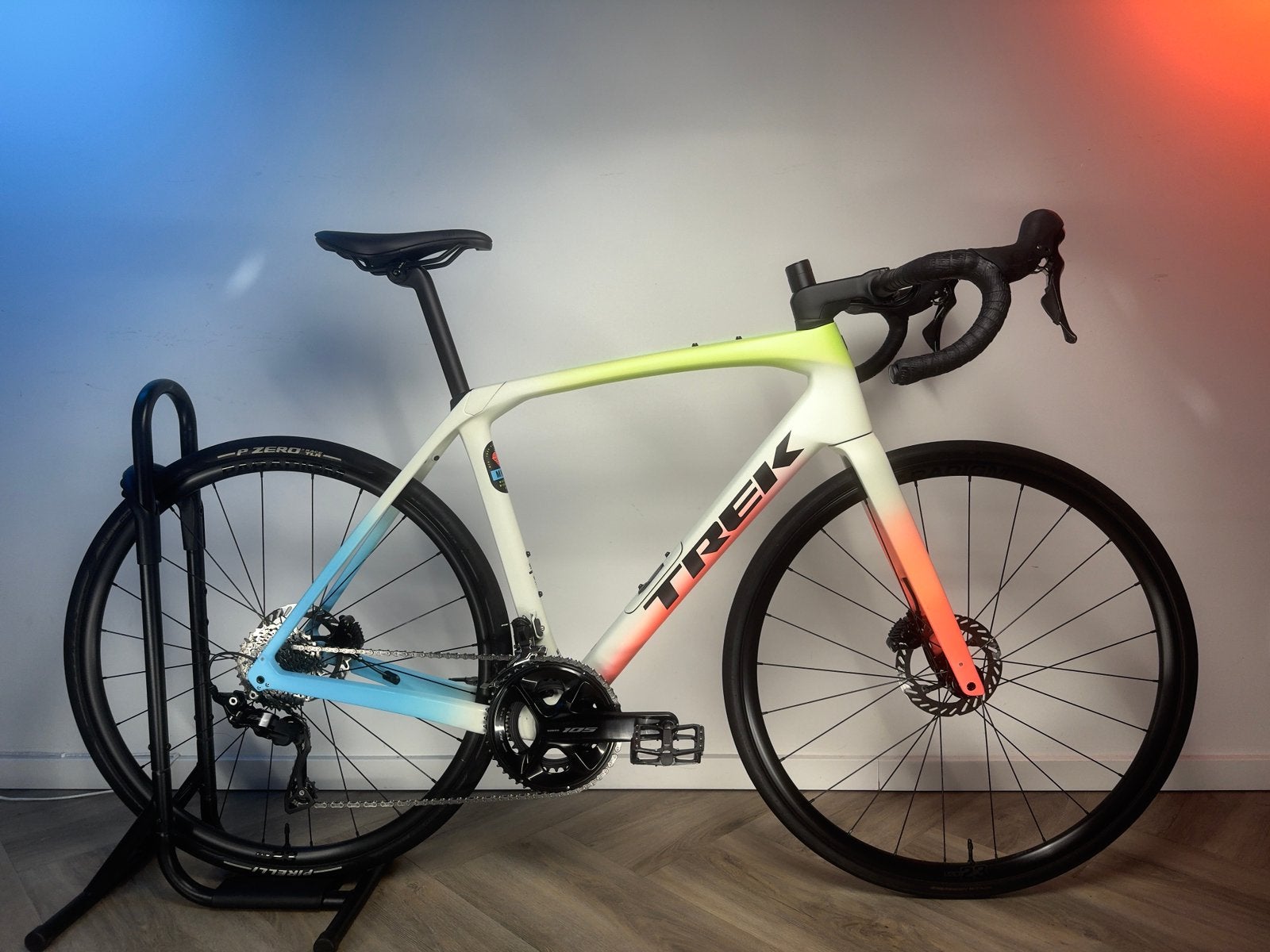 TREK Domane SL 5 Gen 4 2026 GLOWSTICK, Carbon, Zo goed als nieuw, Meer dan 20 versnellingen, 53 tot 57 cm