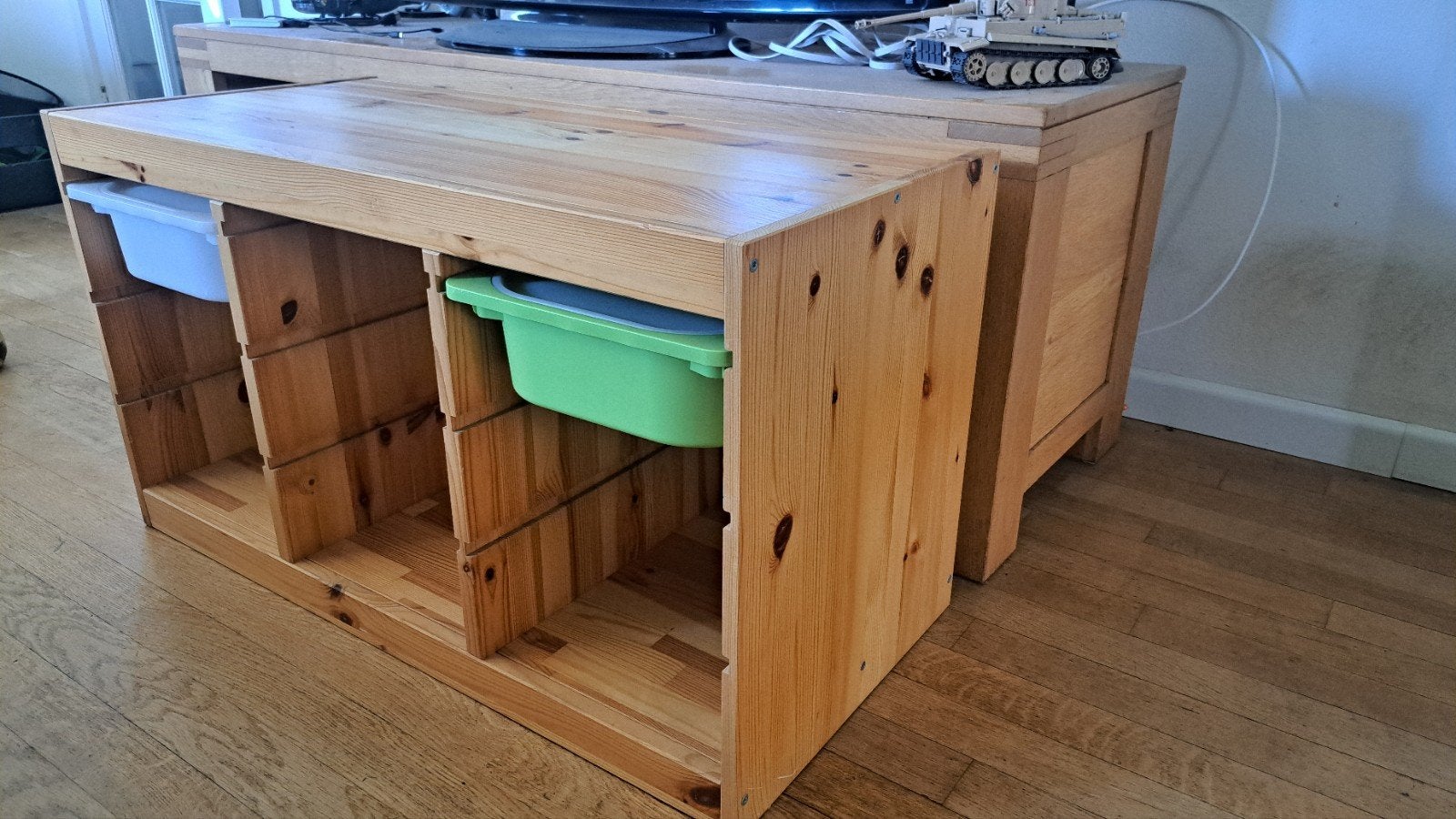 Ikea Trofast, basismeubel met twee kunststof bakken, Ophalen of Verzenden, Zo goed als nieuw, 75 tot 100 cm, Minder dan 50 cm
