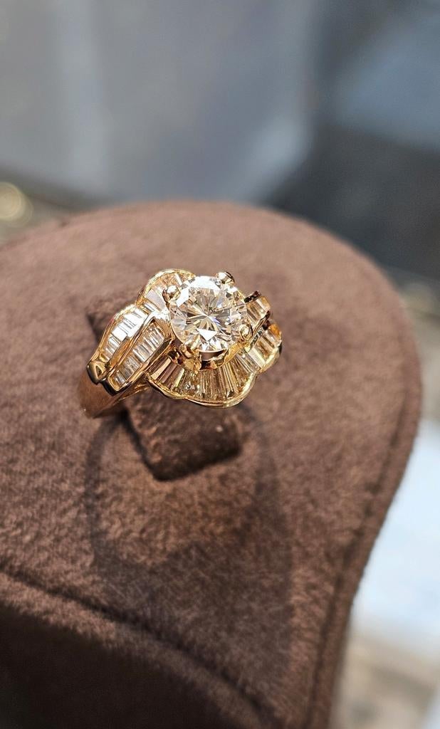 Prachtige Diamant ring 2ct, Sieraden, Tassen en Uiterlijk, Ringen, Dame, 17 tot 18, Goud, Goud, Ophalen of Verzenden