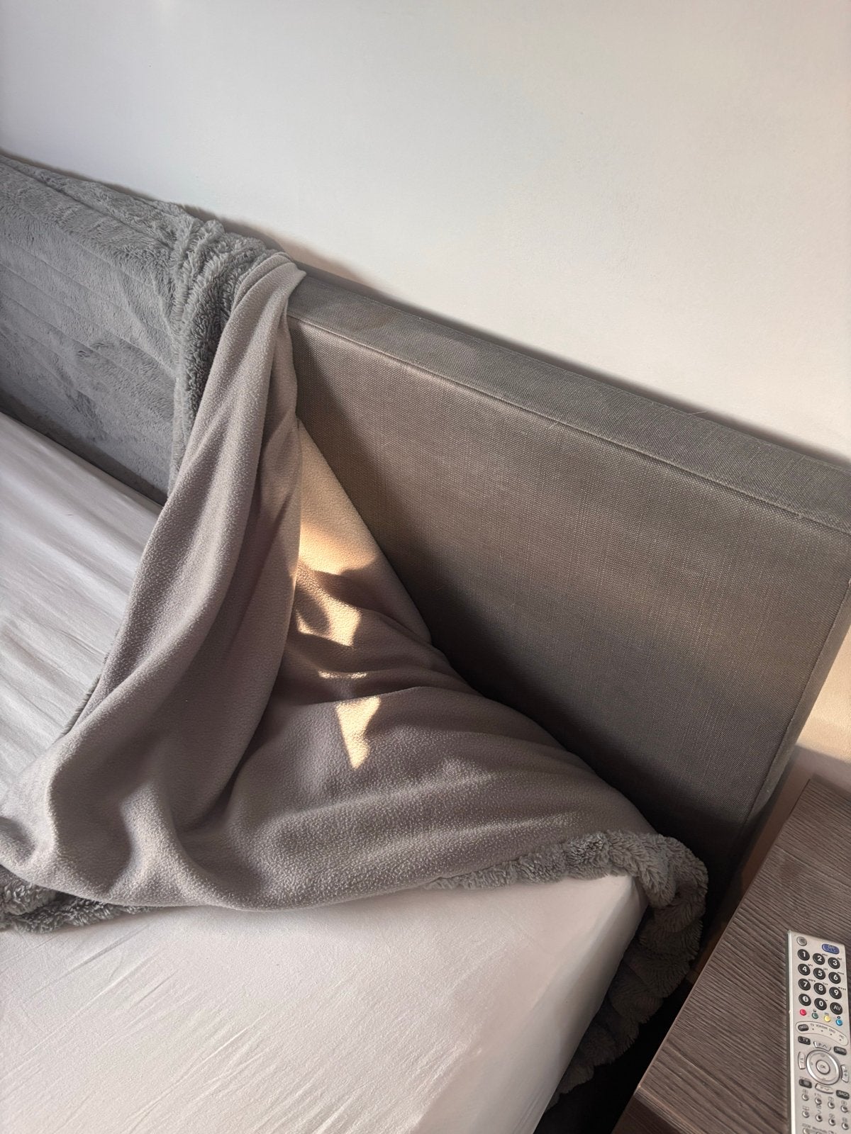 Foto 4 van MOET SNEL WEG! Tweepersoonsbed 180x210 cm - Zonder matrassen
