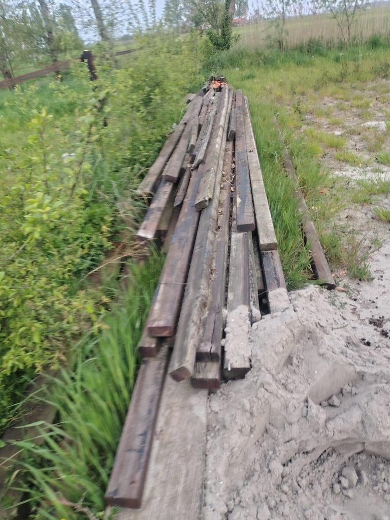 Hardhout omheining paardenbak, Ophalen, Gebruikt, Palen, Hardhout