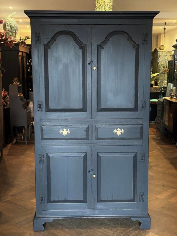 Spaanse vintage kast, uniek zwart brocante servieskast VdlM, Huis en Inrichting, Kasten | Ladekasten, Ophalen, Antieke buffetkast speelgoedkast administratiekast oud kastje