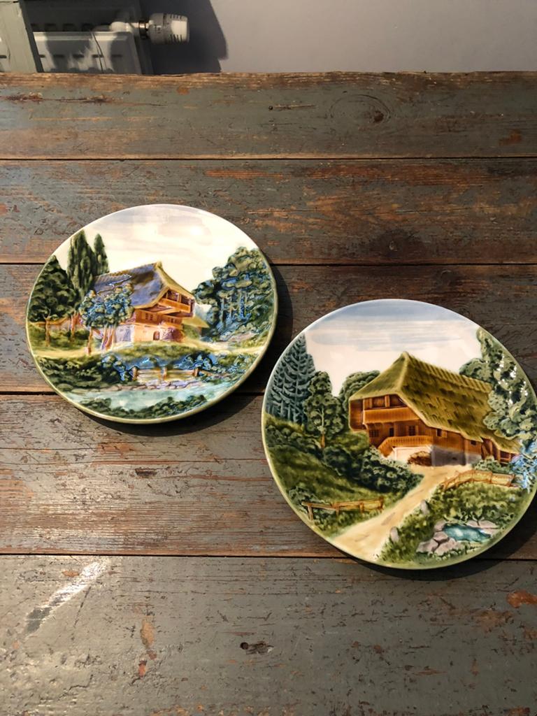 VINTAGE MAJOLICA 2 WANDBORDEN BORD KERAMIEK, Ophalen of Verzenden