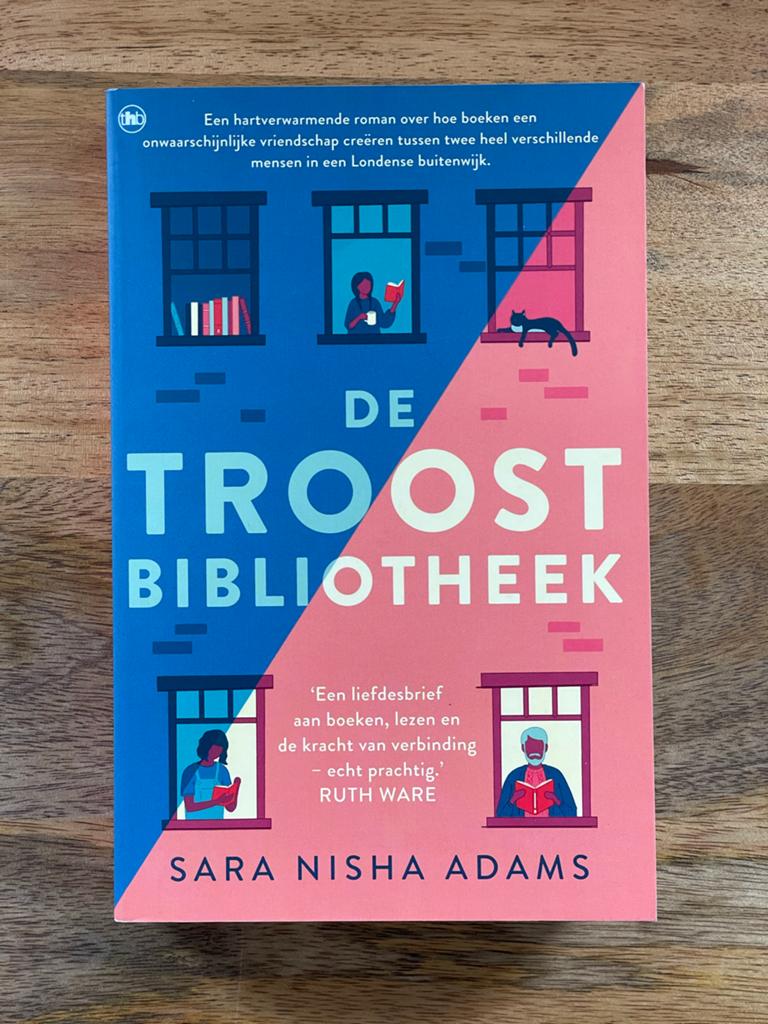De Troostbibliotheek - Sara Nisha Adams, Ophalen of Verzenden, Zo goed als nieuw, Europa overig