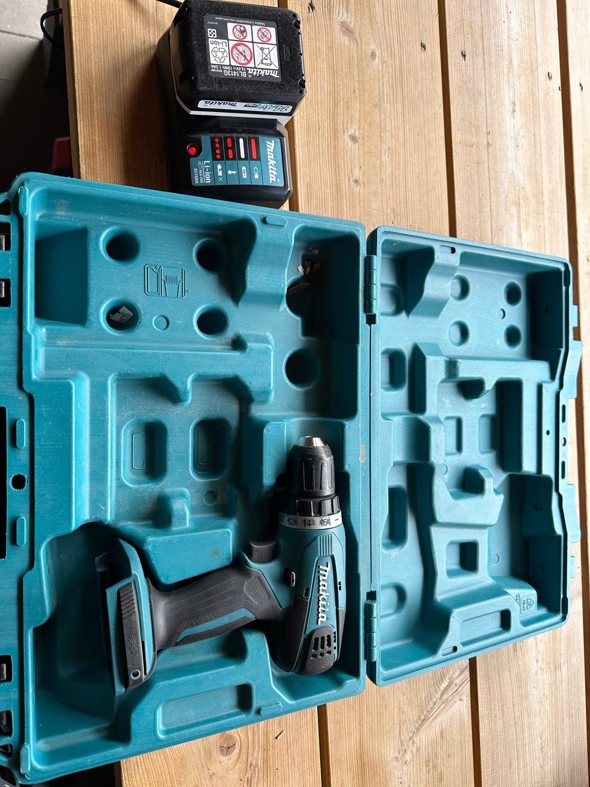 2 x Makita DF347D Boor-/Schroefmachine met koffers en accu, Doe-het-zelf en Verbouw, Gereedschap | Boormachines, Ophalen, Gebruikt