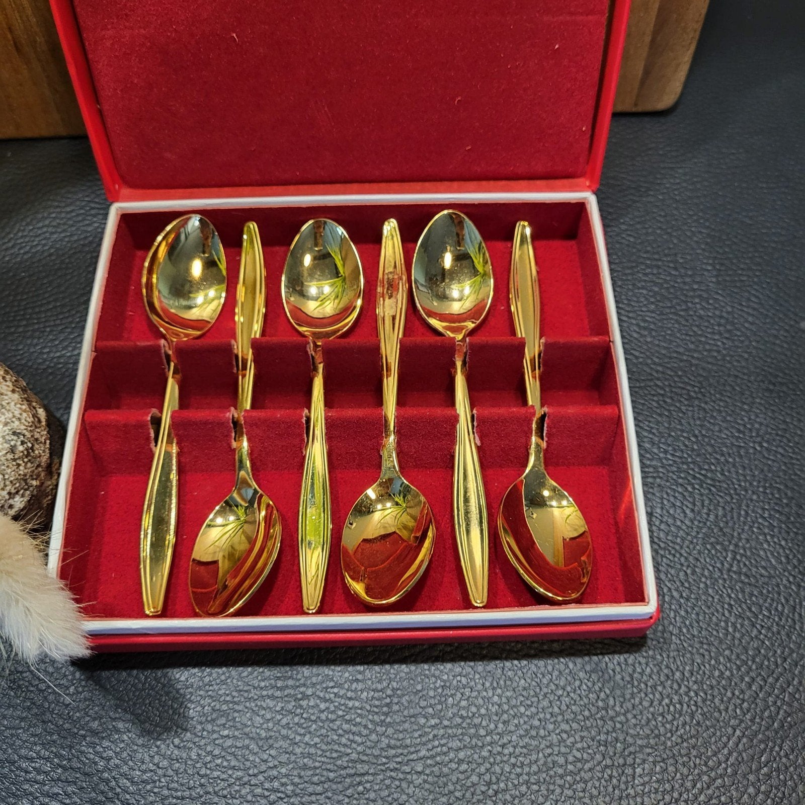 Set van 6 goudkleurige theelepeltjes in rood doosje, Ophalen of Verzenden