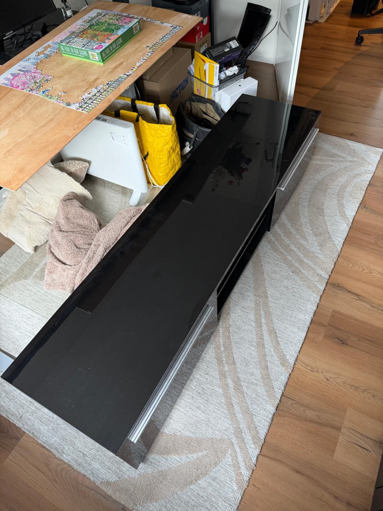 Zwart hoogglans tv-meubel met opbergruimte, Ophalen, Overige materialen, 150 tot 200 cm, Zo goed als nieuw