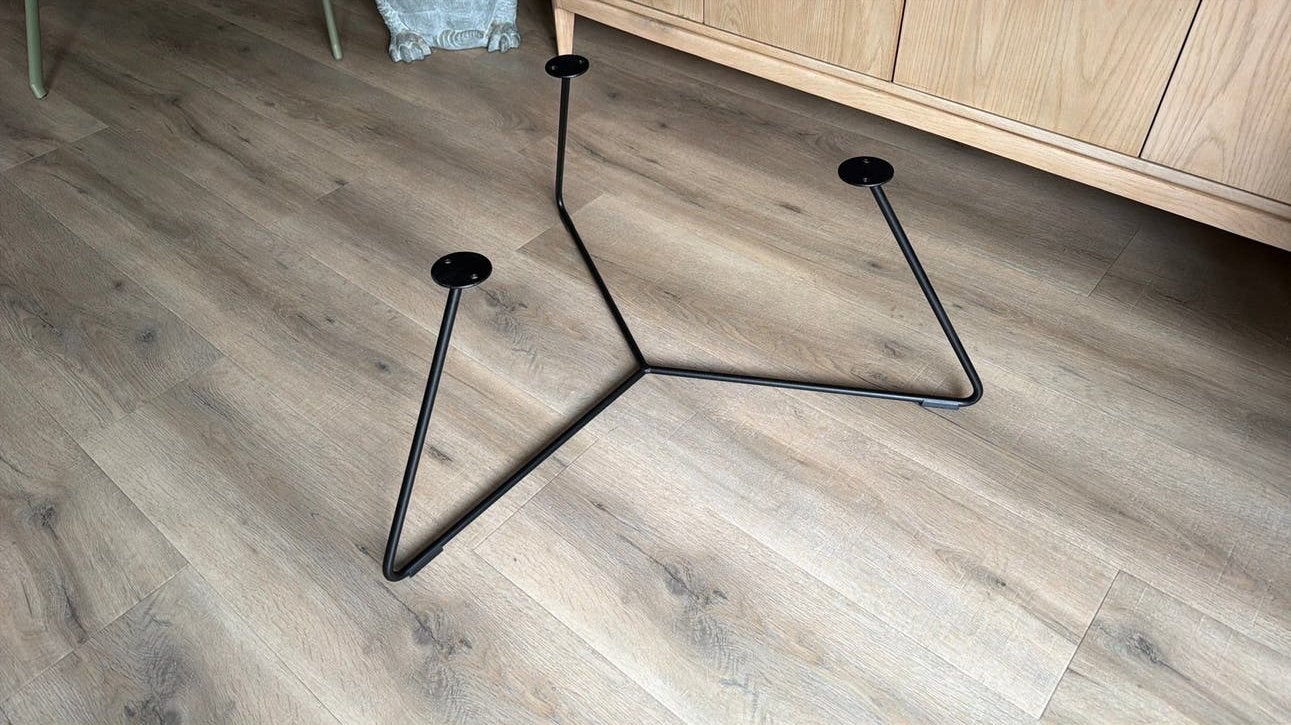 Stalen driepoot onderstel salontafel, Ophalen, Zo goed als nieuw, Rechthoekig, 50 tot 100 cm