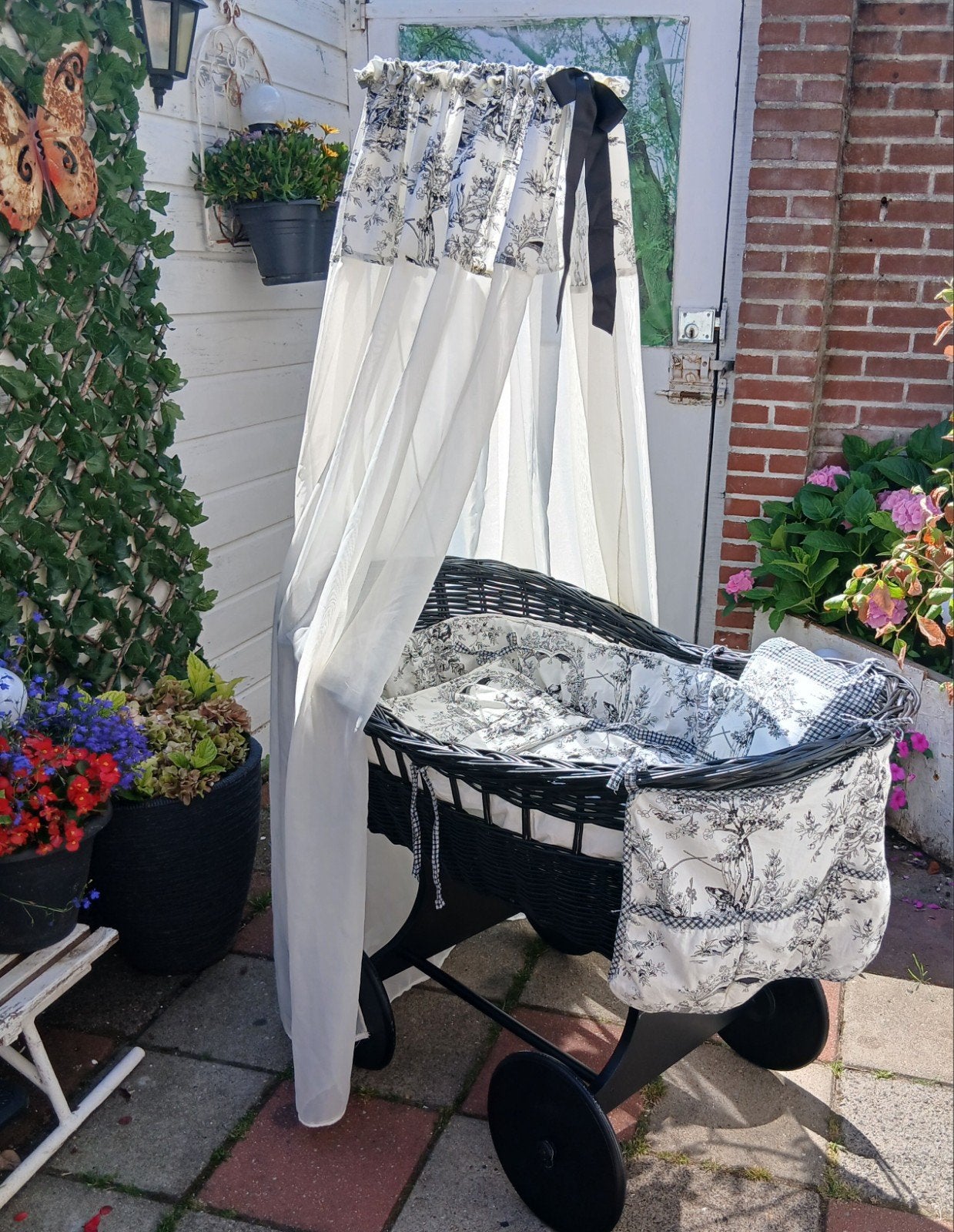 Unieke Wieg met Complete Accessoires Set - Zwart/Wit, Ophalen, Zo goed als nieuw, Wieg