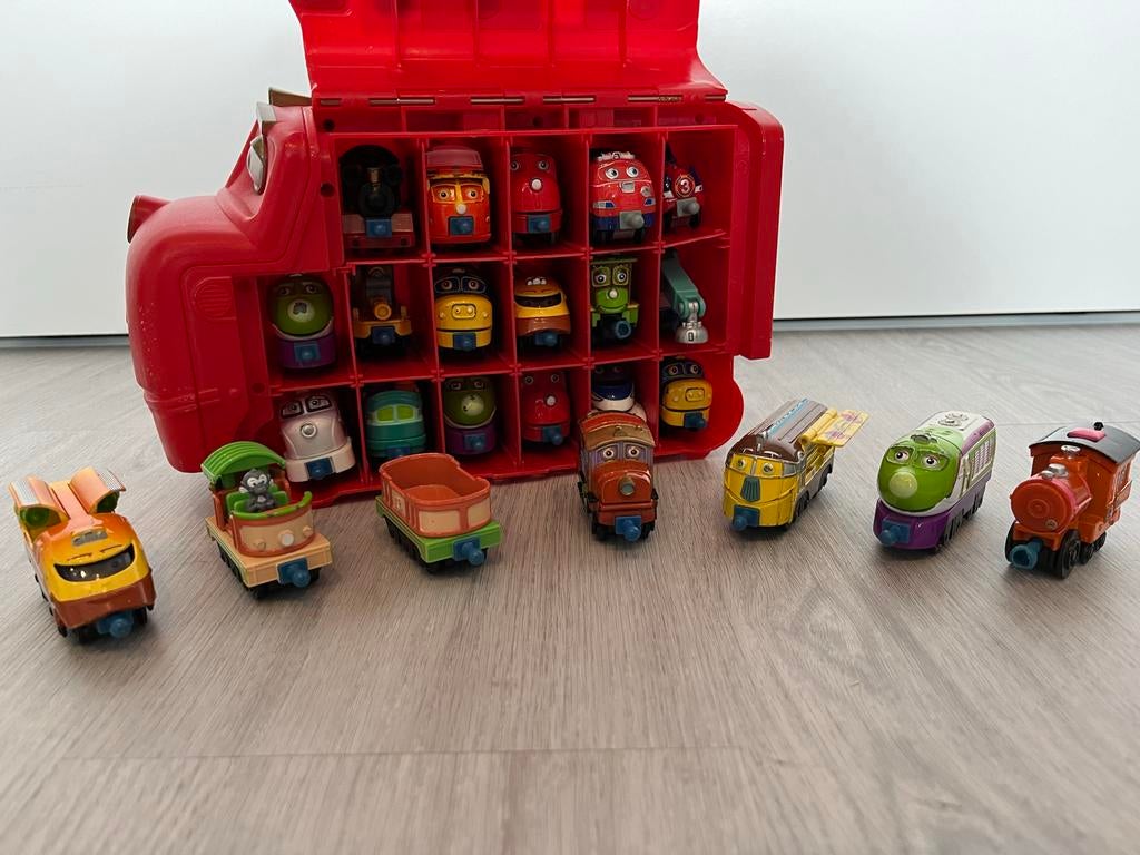 Chuggington treinbaan met opbergkoffer en 18 treintjes, Ophalen, Gebruikt
