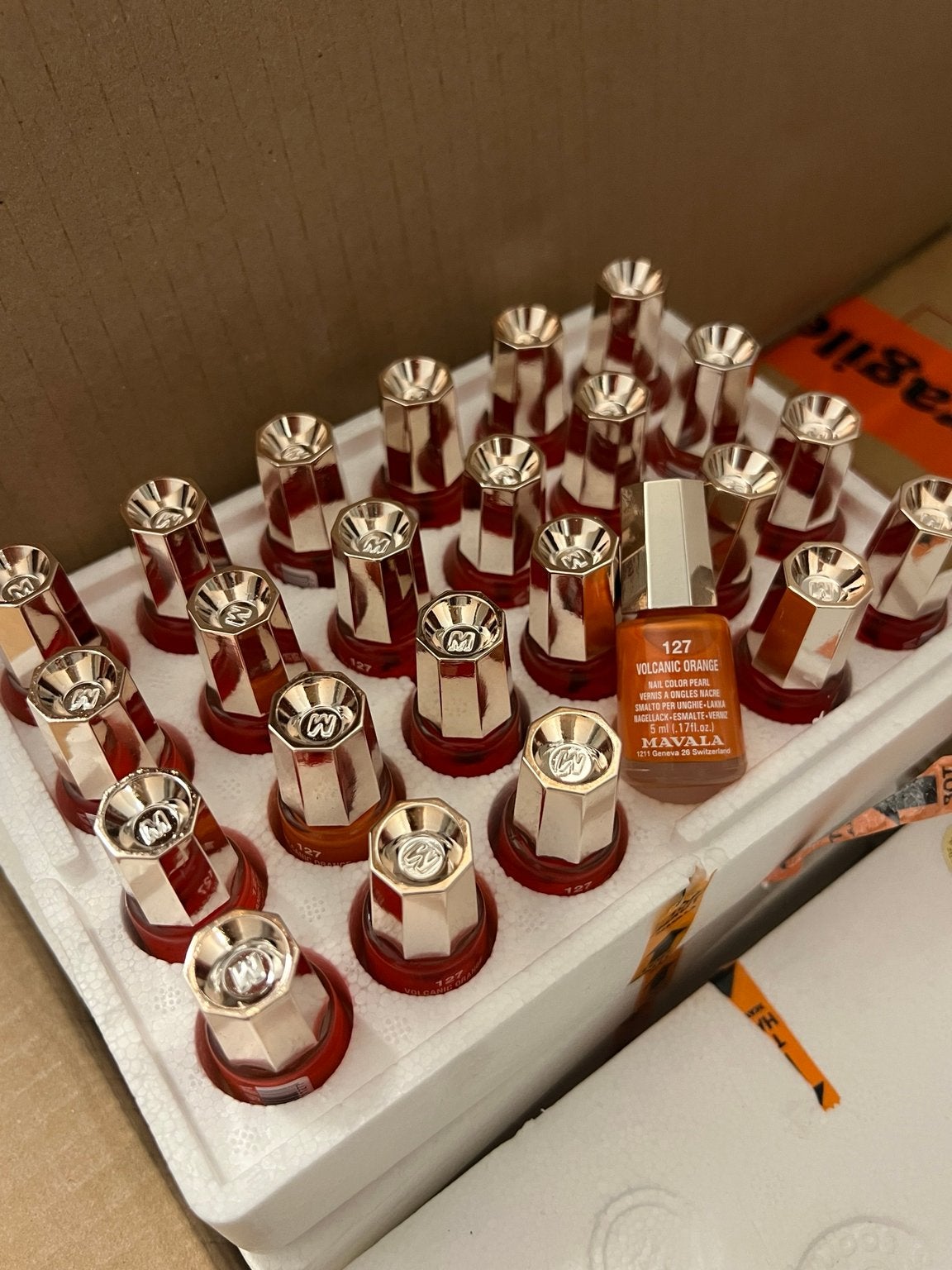 Nagellak tray 24 stuks merk Mavala kleur Oranje, Ophalen, Nieuw, Oranje, Handen en Nagels