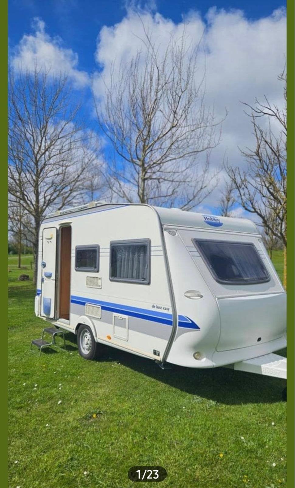 Hobby Deluxe Easy 400 SB 2004 met Voortent en Luifel, Hobby, Omvormbare zithoek, Treinzit, 750 - 1000 kg