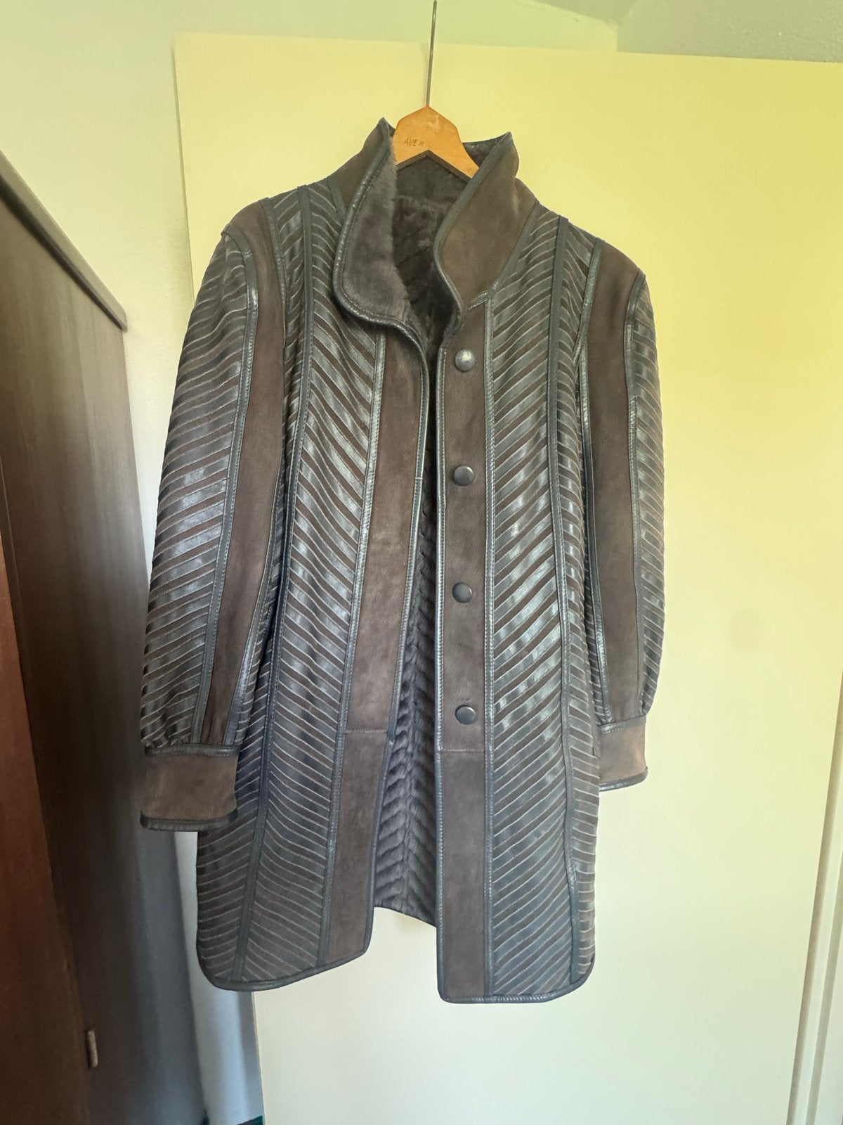Lange bruine leren jas met bontvoering, Ophalen of Verzenden, Zo goed als nieuw, Maat 38/40 (M), Bruin