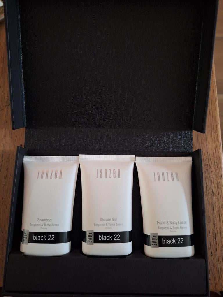 Janzen giftset Black 22 3 delig, Sieraden, Tassen en Uiterlijk, Uiterlijk | Lichaamsverzorging, Verzenden