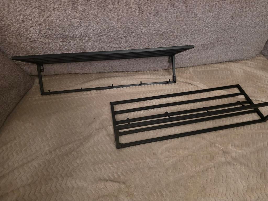 Metalen kapstok met plankje., Huis en Inrichting, Woonaccessoires | Kapstokken, Ophalen, Metaal, Wandkapstok, Minder dan 100 cm