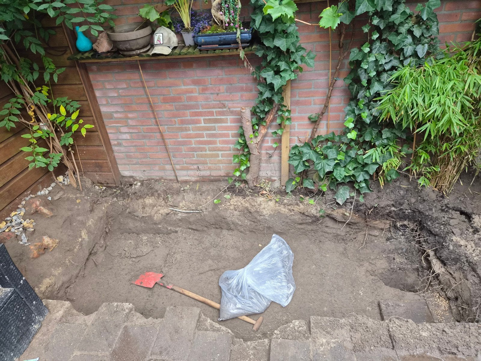 Foto 3 van Gratis schoon Ophoogzand / Tuinaarde. komt nog meer uit !