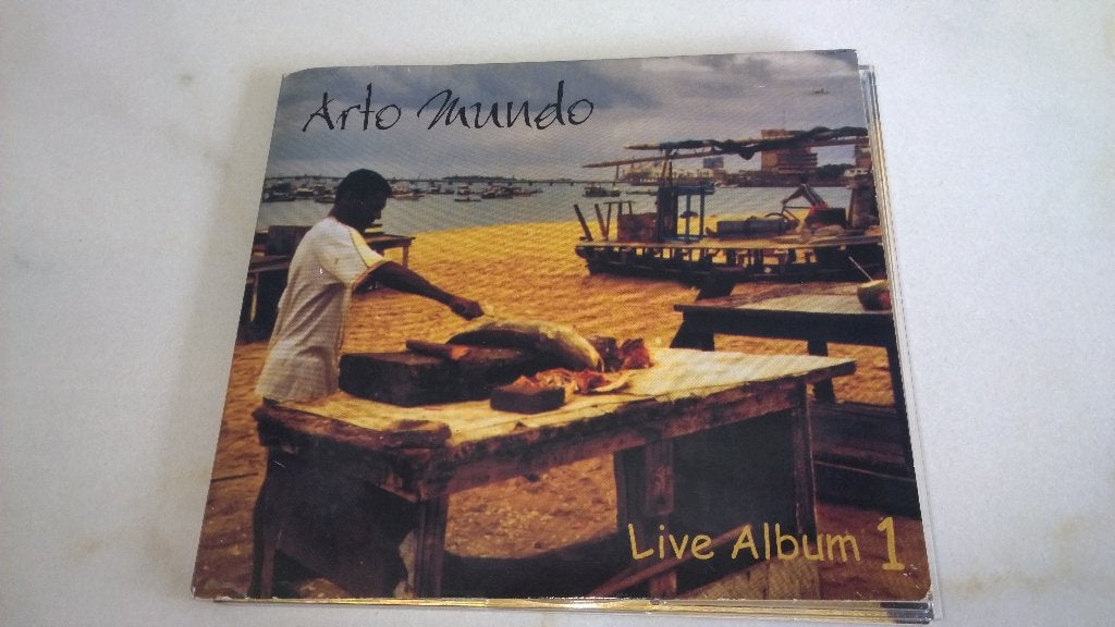 CD Arto Mundo -Album 1 - wereldmuziek, Cd's en Dvd's, Ophalen of Verzenden, Zo goed als nieuw, Album