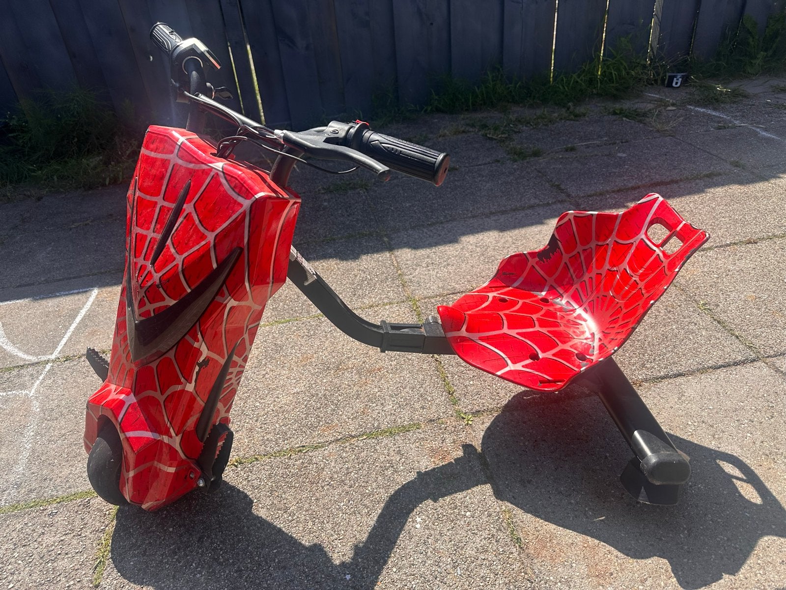 Spider-Man Elektrische Drift Trike - Zo goed als nieuw, Ophalen, Zo goed als nieuw, Elektrische step (E-scooter)