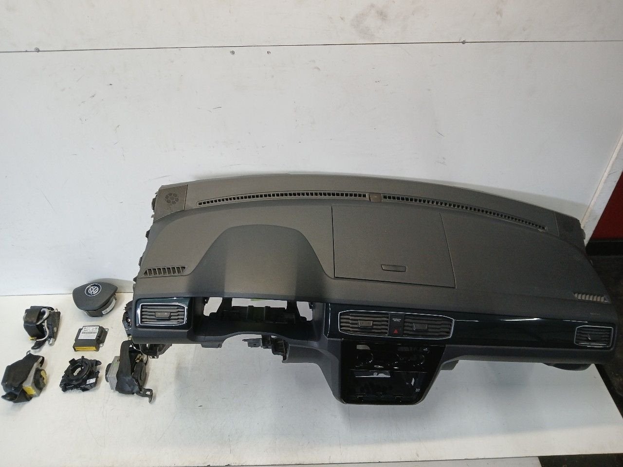 Airbag set Volkswagen Caddy, Onderdelen@venauto.nl, Van der Ven Autorecycling B.V., Gebruikt, Ettenseweg 76, 4706 PB Roosendaal, The Netherlands