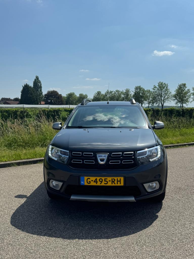 Dacia Sandero 0.9 Tce 90pk S&S Stepway 2019 Grijs, Auto's, Dacia, Voorwielaandrijving, 898 cc, 15 km/l, Zwart