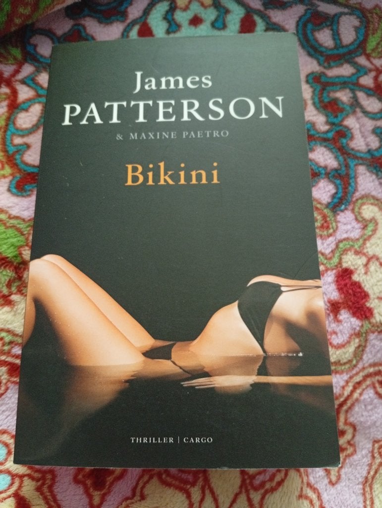 Bikini - James Patterson, Ophalen of Verzenden, Zo goed als nieuw, James Patterson