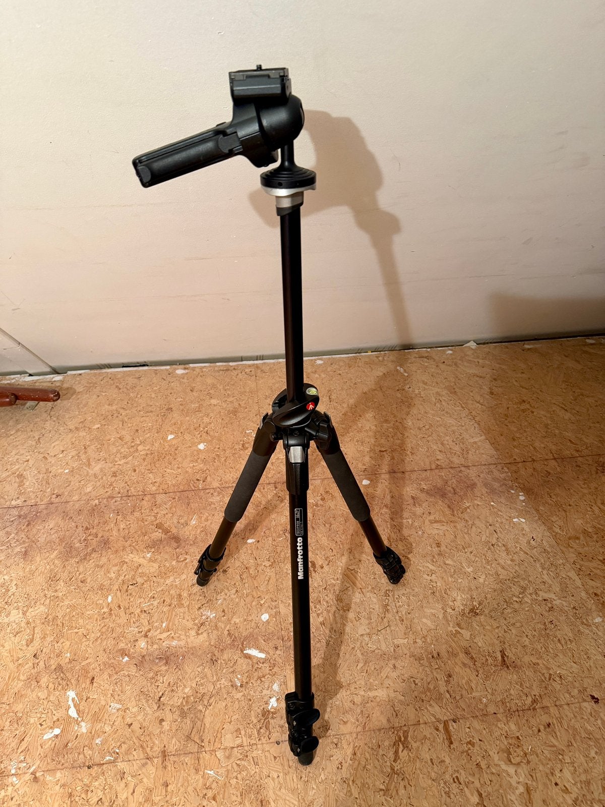 Manfrotto 190XPROB statief + 322RC2 joystick kop + tas, Audio, Tv en Foto, Ophalen, Zo goed als nieuw, Driepoot