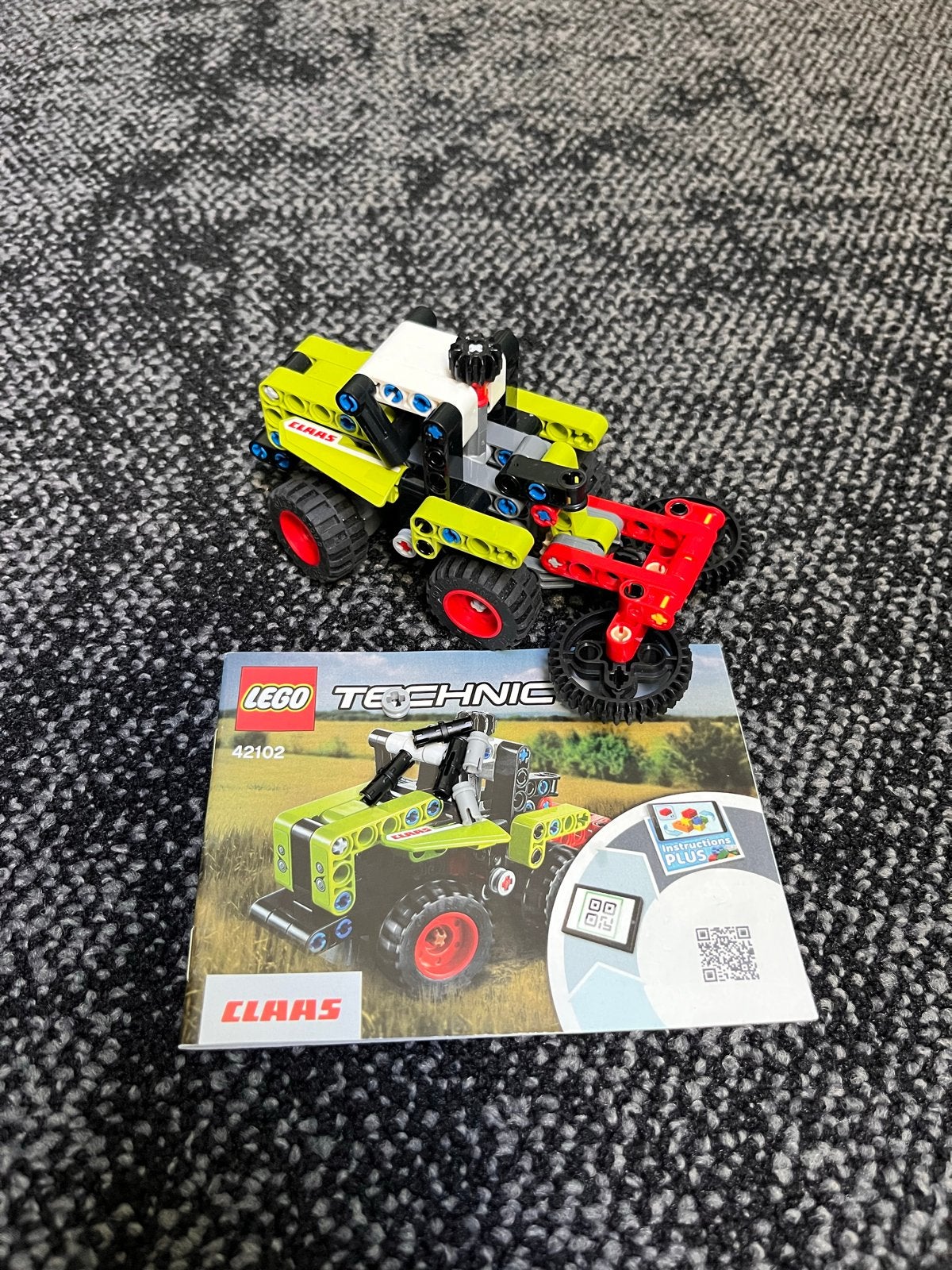 LEGO Technic Mini CLAAS XERION 42102 (2-in-1) met boekje, Gebruikt, Lego, Ophalen of Verzenden, Complete set