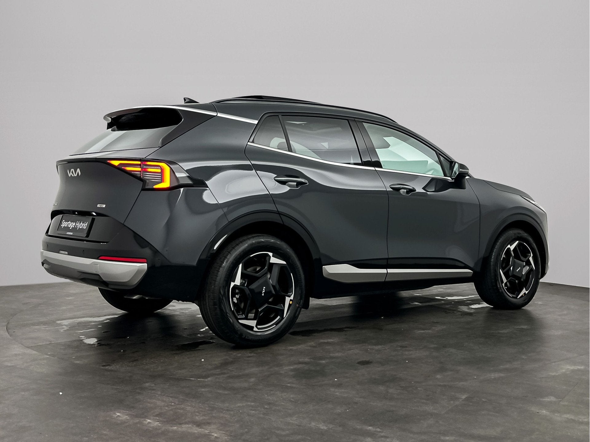 Kia Sportage 1.6 T-GDi Hybrid DynamicLine | elecktrische voo, Auto's, Zwart, 4 cilinders, Leder en Stof, Hybride Elektrisch/Benzine