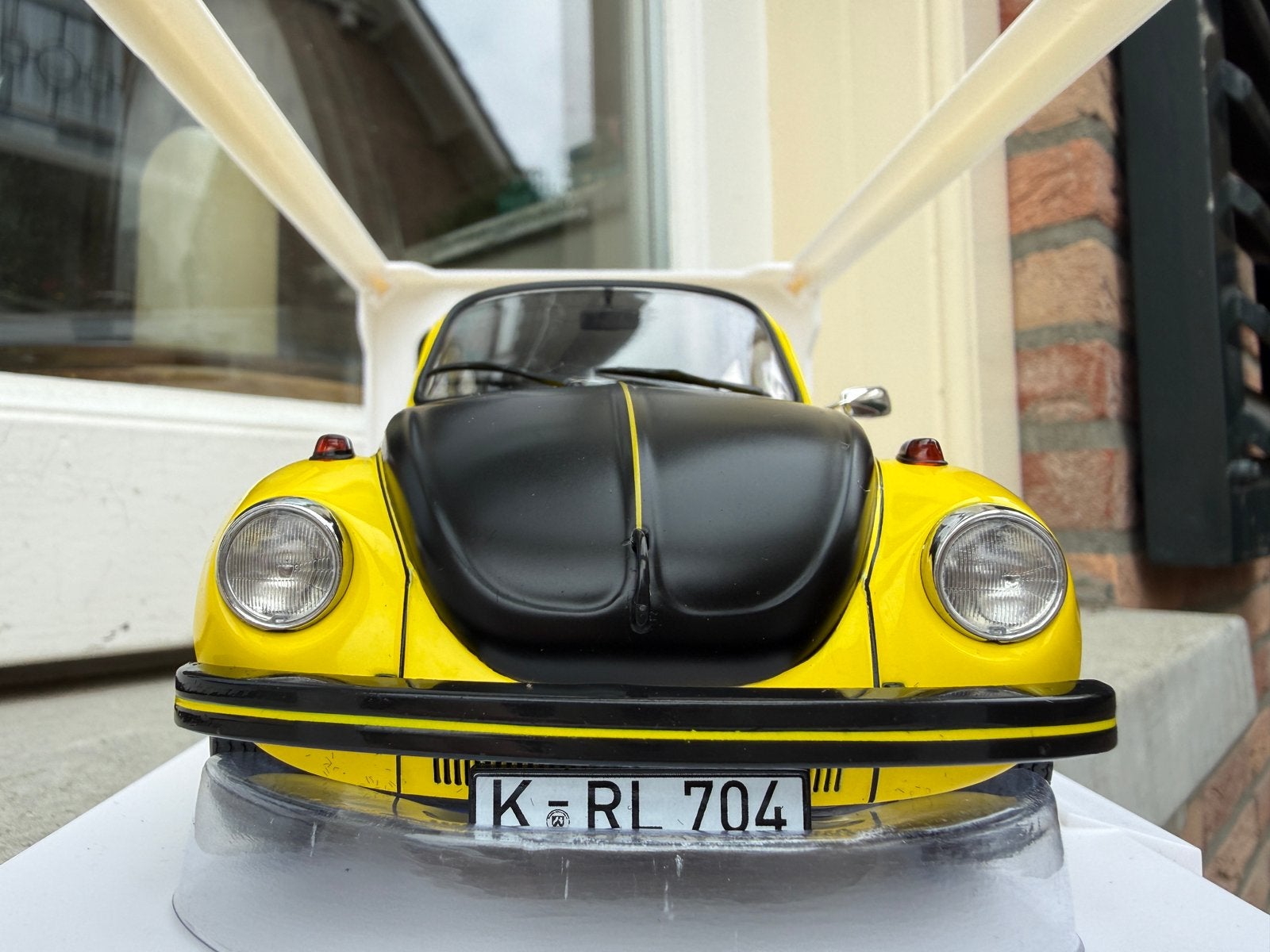 1:18 Volkswagen Kever 1303 Zwart / Geel 1973 Norev 188536, Auto, Norev, 70-72 Av. de Bohlen, Vaulx-en-Velin, 69120, France, Norev