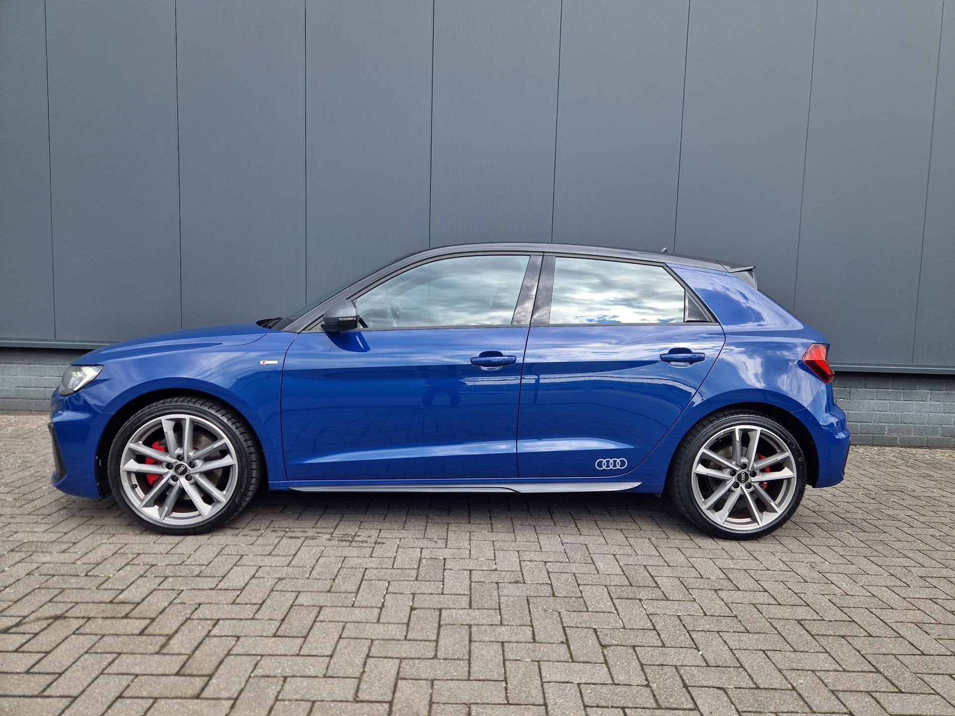 Audi A1 Sportback 40 TFSI 207PK 3x S-Line /Matrix /Keyless /, Auto's, Euro 6, 4 cilinders, 1984 cc, Blauw