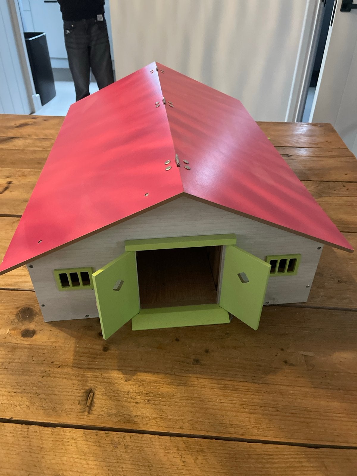 Globe Houten speelgoed schuur/stal met rood dak, Kinderen en Baby's, Speelgoed | Overig, Ophalen of Verzenden, Gebruikt, Jongen of Meisje