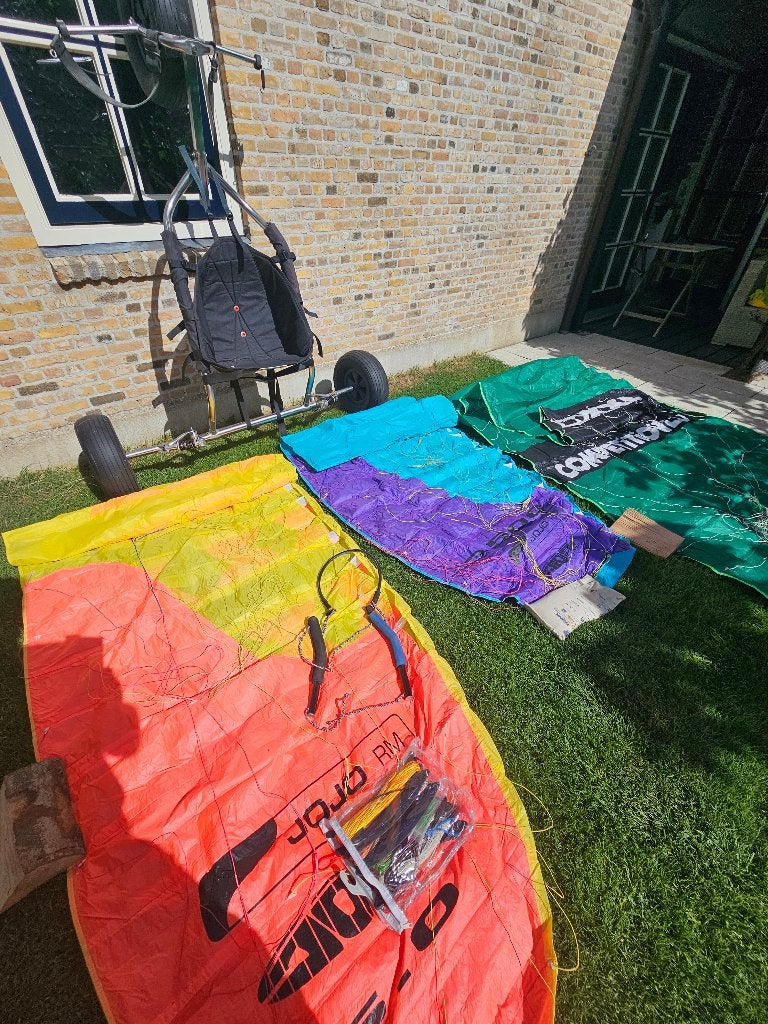 Peter Lynn kite bugy met 3 kites, Sport en Fitness, Ophalen, Zo goed als nieuw, Vierlijns, Vlieger
