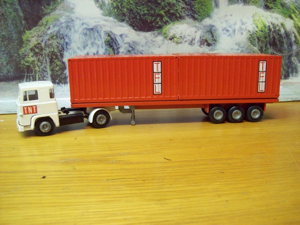 Tekno - Scania 141 - V8 - containertrailer -  TNT, Hobby en Vrije tijd, Modelauto's | 1:50, Ophalen of Verzenden, Zo goed als nieuw