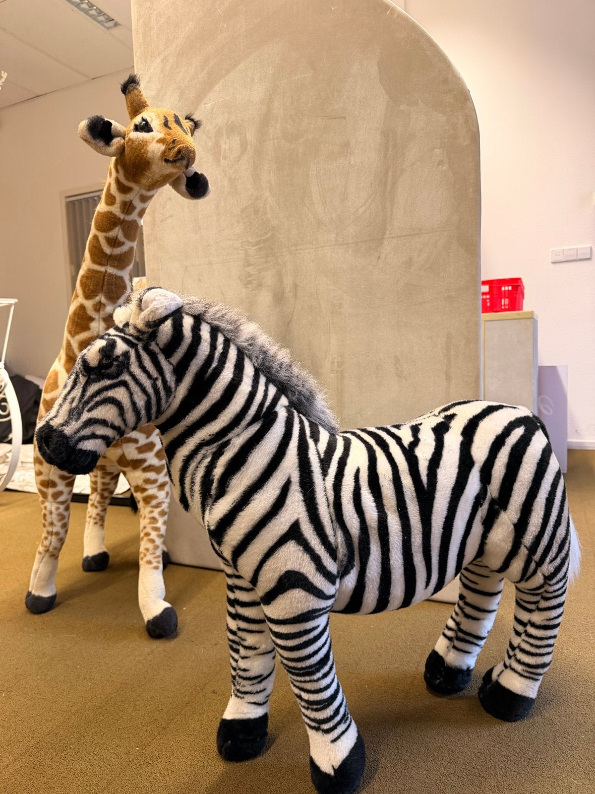 Grote pluche giraf en zebra knuffels, Ophalen, Giraf, Zo goed als nieuw, Bruin