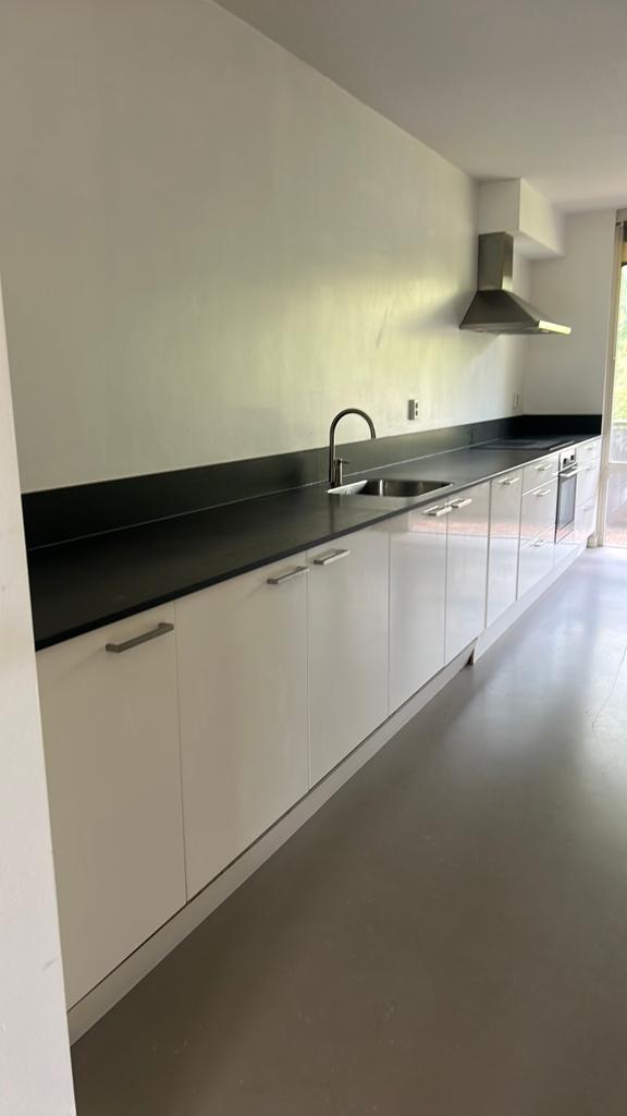 Complete keuken van 6 meter lang inclusief apparatuur, Ophalen, Gebruikt, Overige materialen, Wit