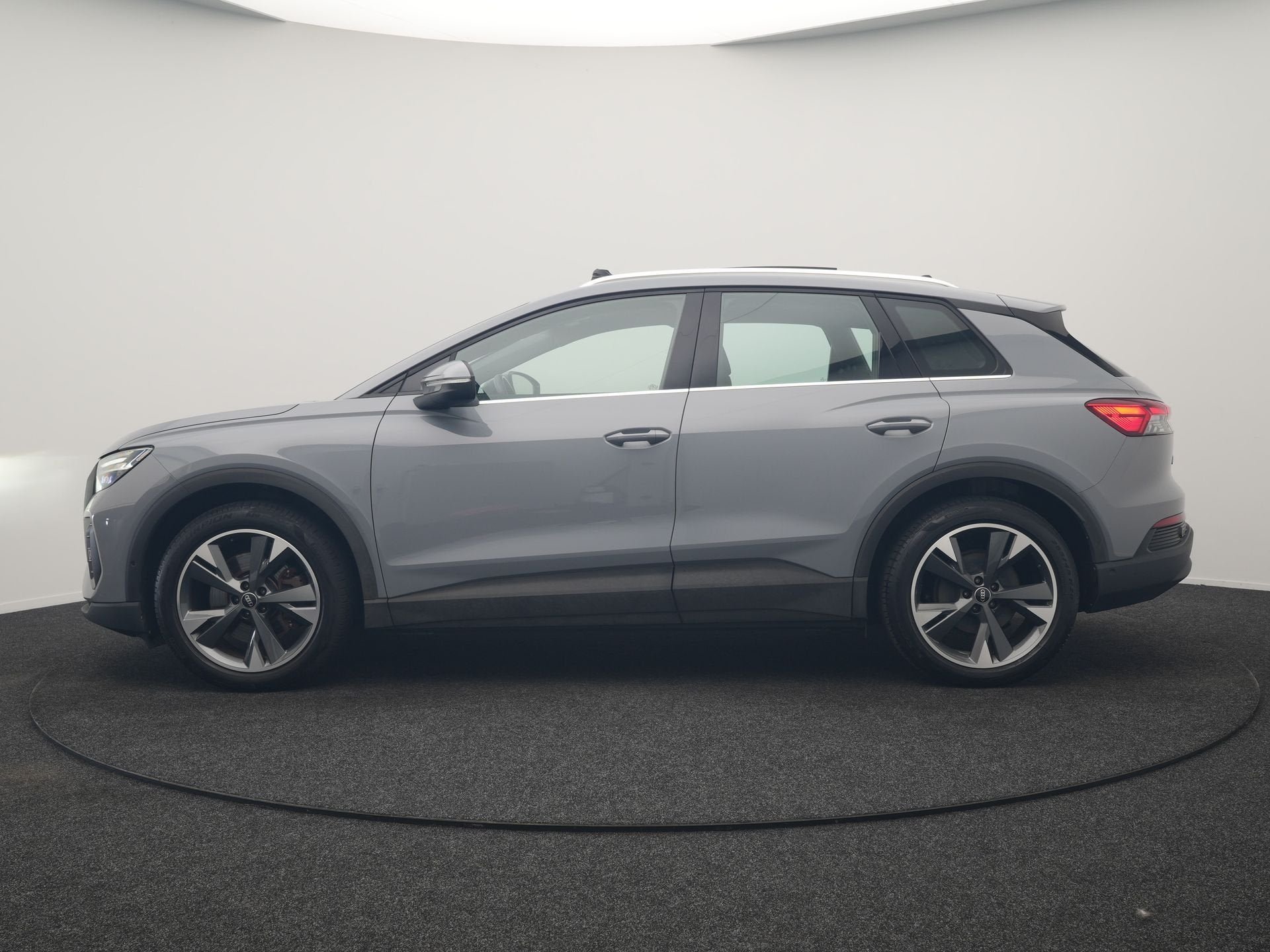 Audi Q4 e-tron 40 Advanced edition 77 kWh 204pk Dealer O.H |, Automaat, Dealer onderhouden, Gebruikt, 82 kWh