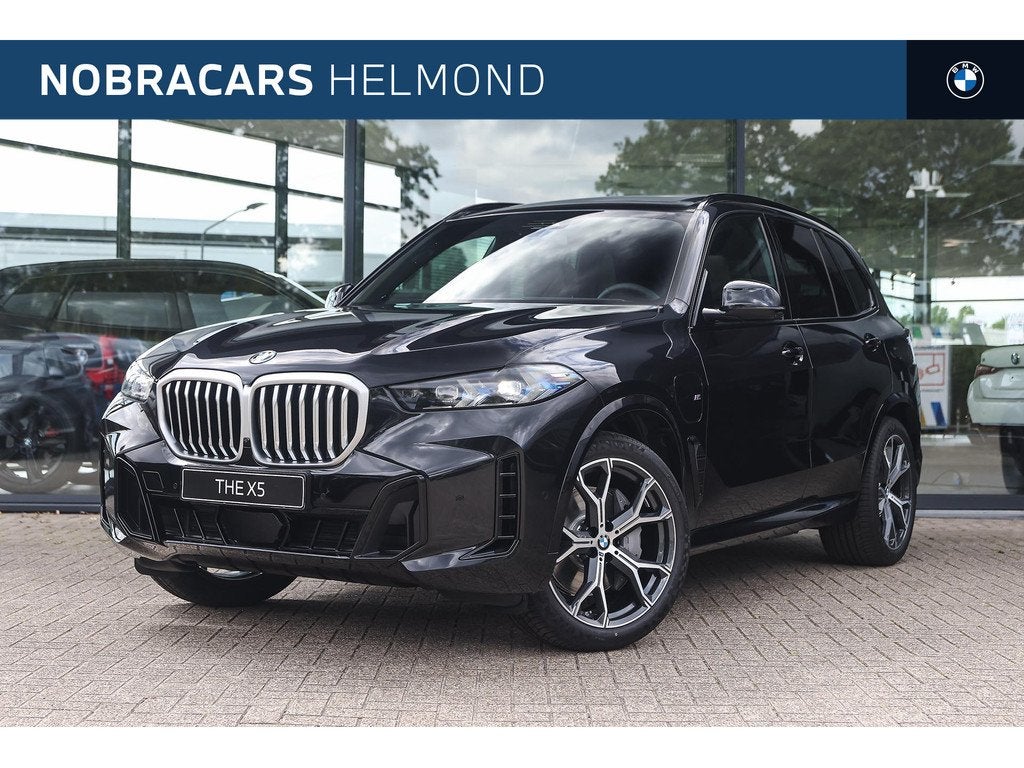BMW X5 xDrive50e M Sport Automaat / Trekhaak / Panoramadak /, Automaat, X5, 2395 kg, Leder