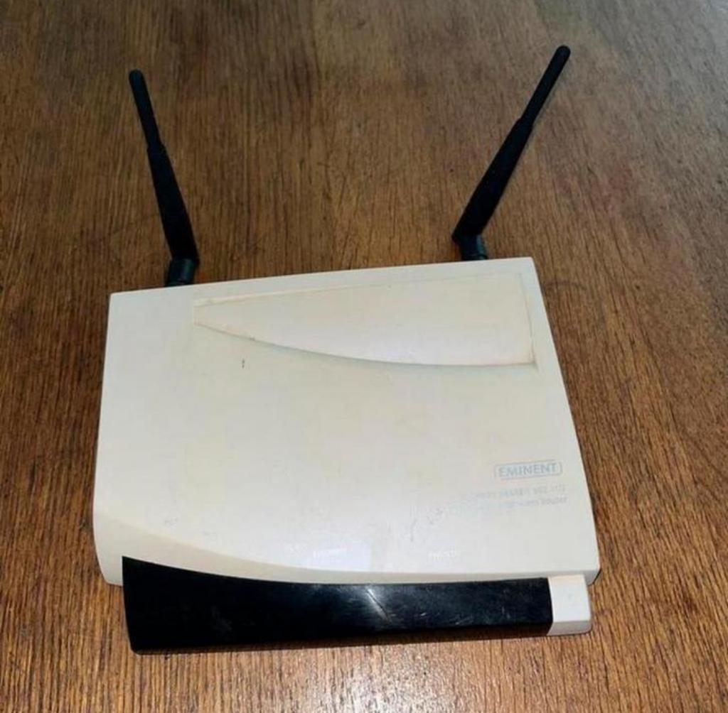 Router Eminent EM4040 nBase 802.11G, Computers en Software, Routers en Modems, Gebruikt, Router, Ophalen of Verzenden