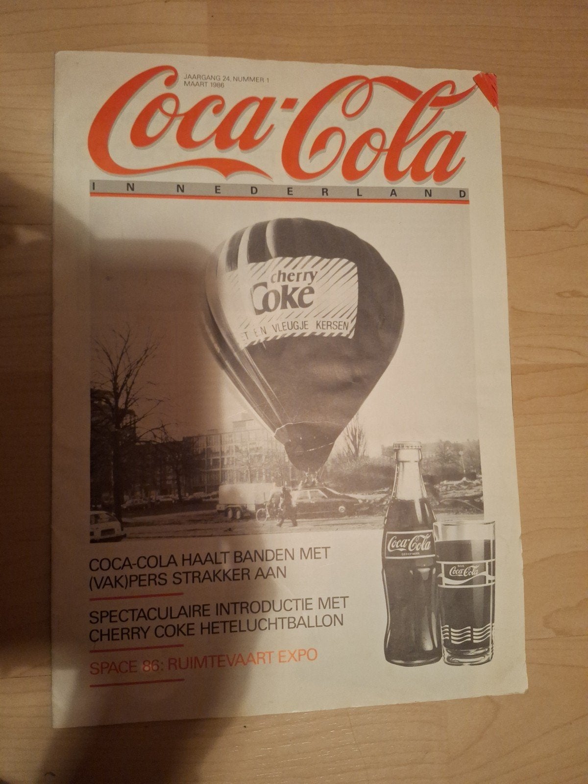 Coca-Cola In Nederland - Jaargang 24, Maart 1986, Verzamelen, Ophalen, 1980 tot heden, Nederland, Tijdschrift