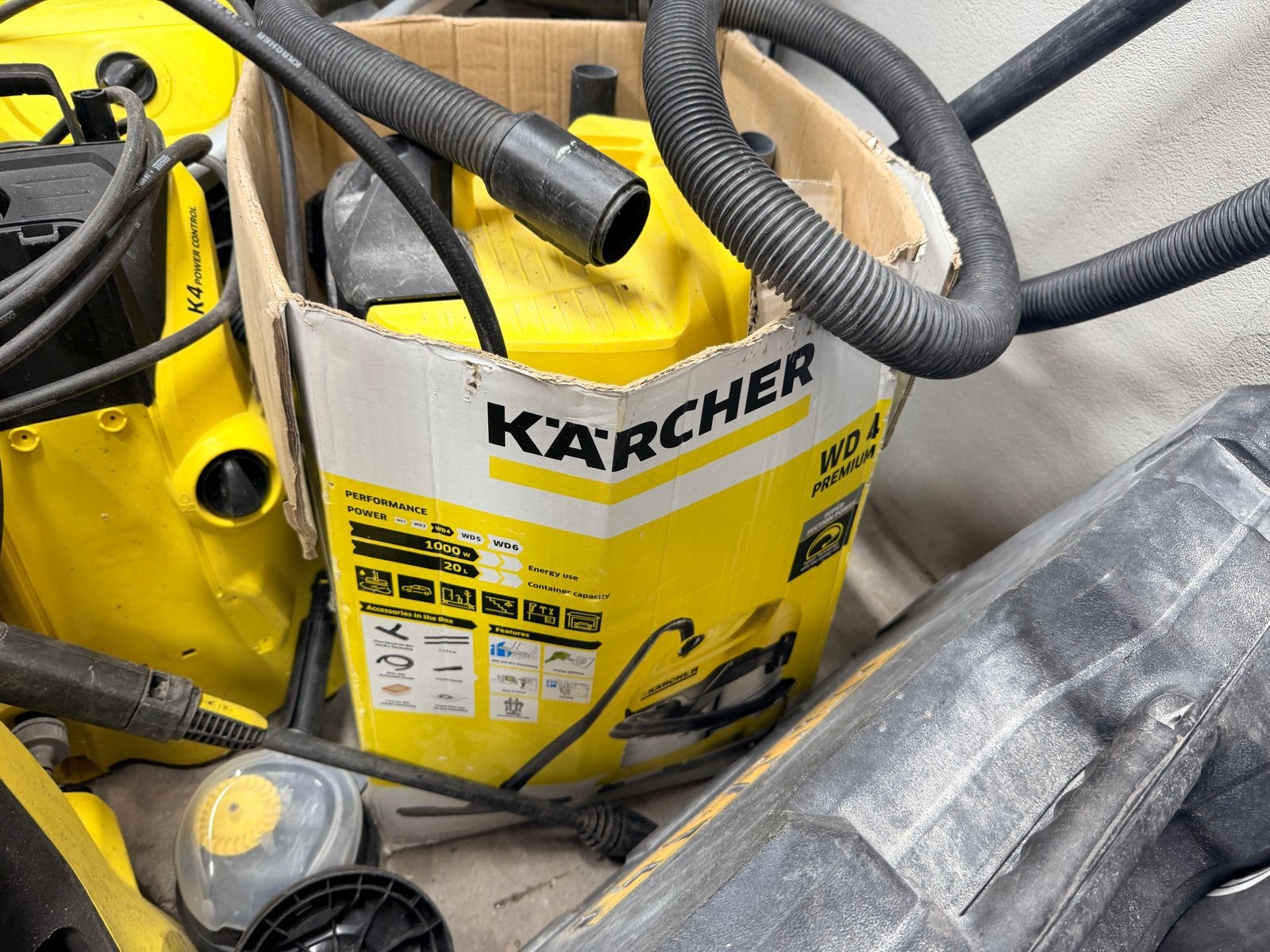 Kärcher WD 4 Premium nat- en droogzuiger, Ophalen, Inclusief accessoires, Gebruikt, Kärcher