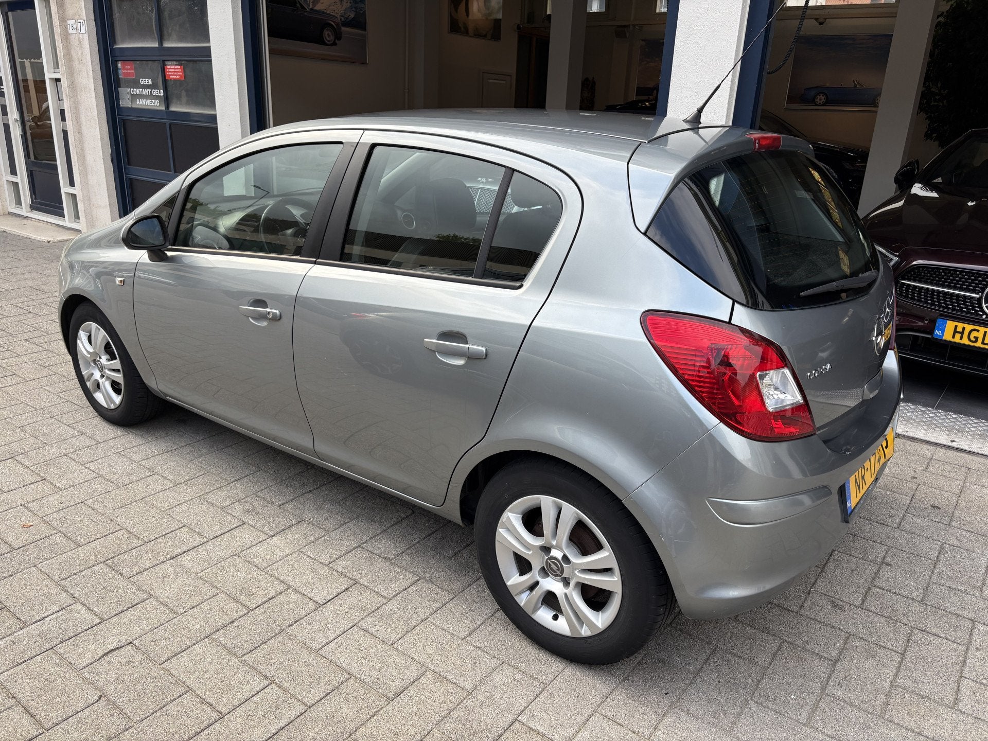 Opel Corsa 1.4-16V 5-DEURS/AIRCO/L.M VELGEN (bj 2010), Auto's, Voorwielaandrijving, Euro 5, 1063 kg, Gebruikt
